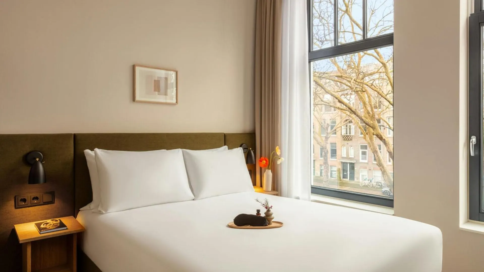 Middelland Hotel, Sonder By Marriott Bonvoy contacts