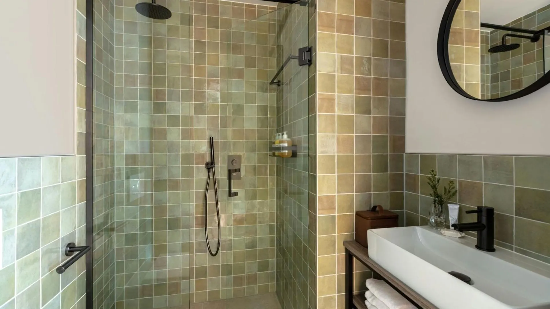 Отель Middelland Hotel, Sonder By Marriott Bonvoy Роттердам
